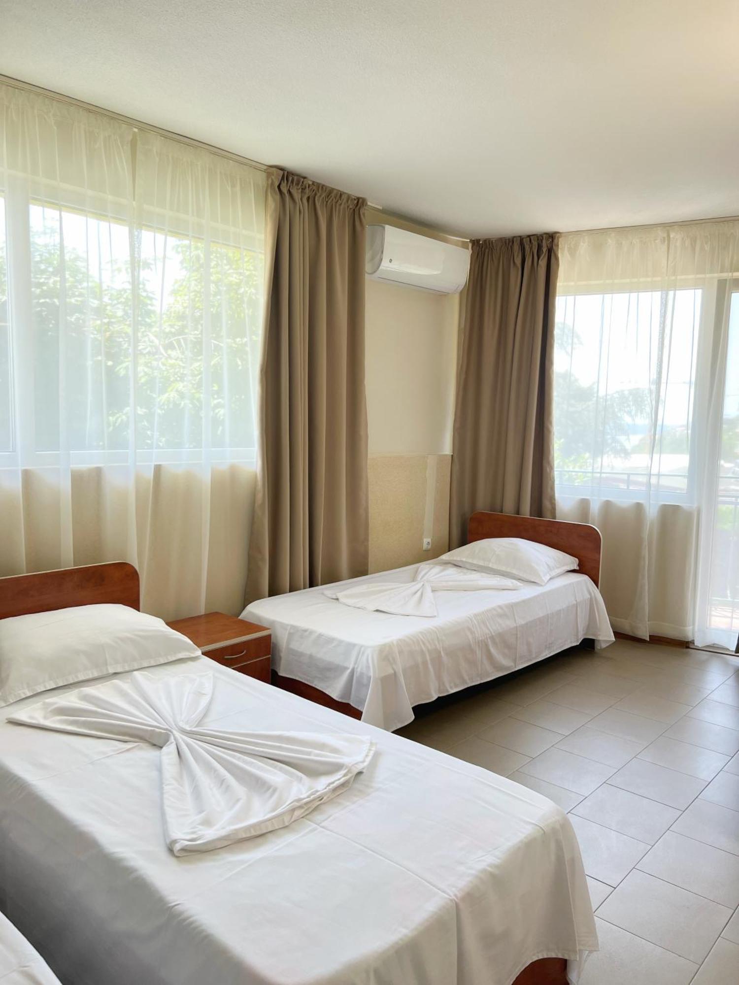 Hotel Jambo Golden Sands Exteriör bild