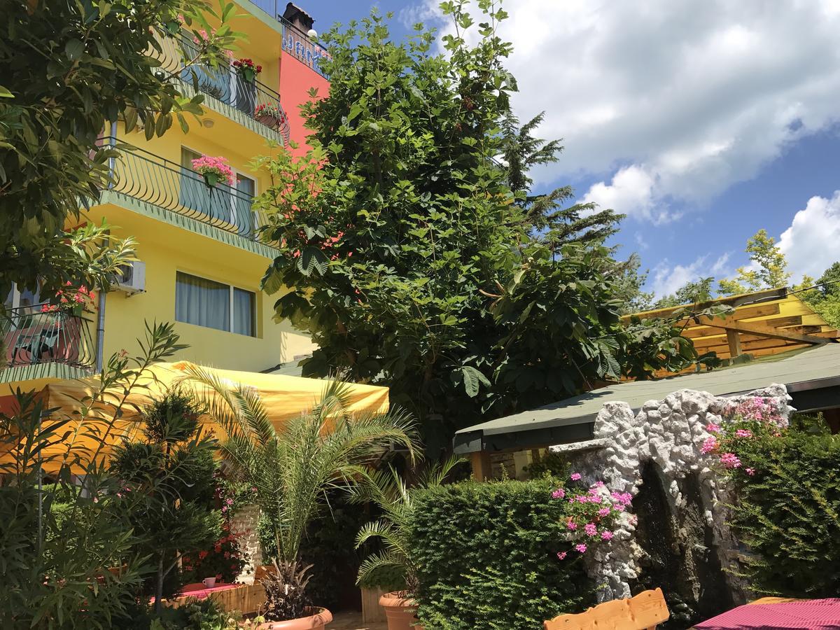 Hotel Jambo Golden Sands Exteriör bild